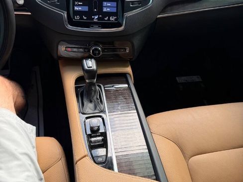 Used 2019 Volvo XC90 T6 Momentum w/ Protection Package Premier AWD/4WD image 15