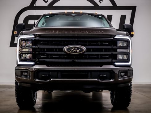 Used 2024 Ford F350 XLT w/ Black Appearance Package AWD/4WD image 4