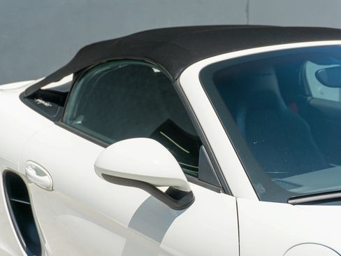 Used 2016 Porsche Boxster Spyder RWD image 33