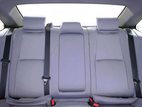 Used 2018 Honda Accord EX image 15