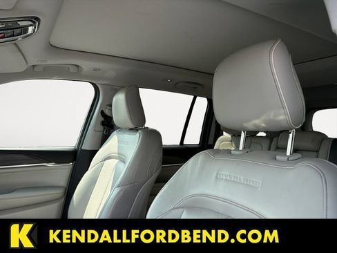 Used 2022 Jeep Grand Cherokee Overland AWD/4WD image 12