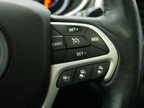 Used 2016 Jeep Cherokee Overland w/ Technology Group image 35