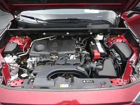 Used 2021 Toyota RAV4 LE FWD image 18