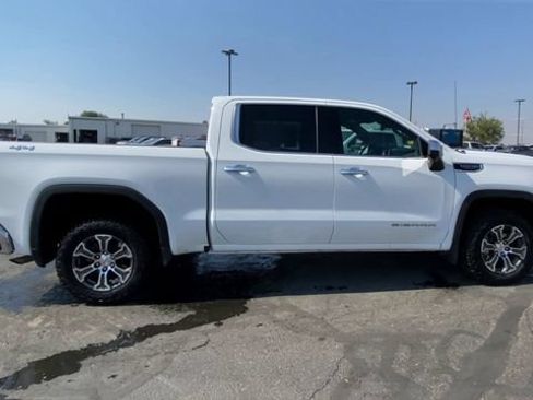 Certified 2025 GMC Sierra 1500 SLT AWD/4WD image 9