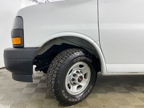 Certified 2022 GMC Savana 2500 w/ Driver Convenience Package RWD image 26