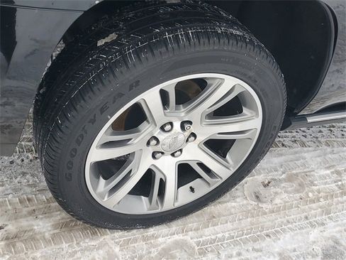 Used 2015 Cadillac Escalade Premium image 5