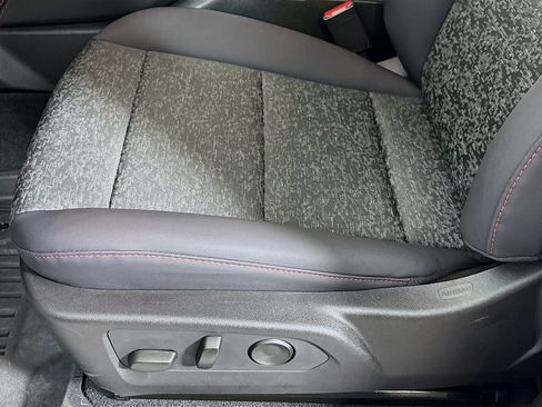 Used 2025 Chevrolet Colorado Z71 w/ Technology Package image 21