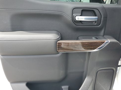 Used 2020 GMC Sierra 1500 SLE w/ SLE Value Package image 27