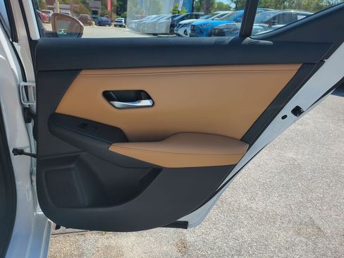 Certified 2021 Nissan Sentra SV w/ SV Premium Package FWD image 34