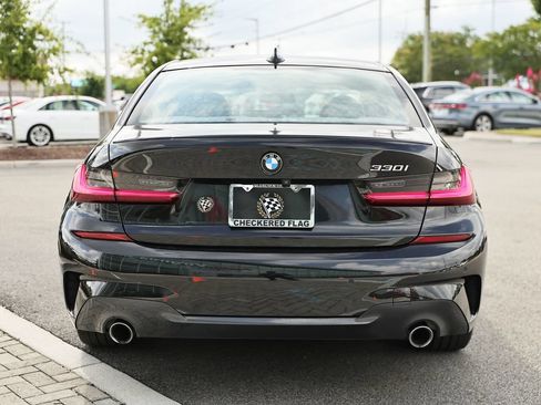 Used 2022 BMW 330i Sedan w/ M Sport Package RWD image 10