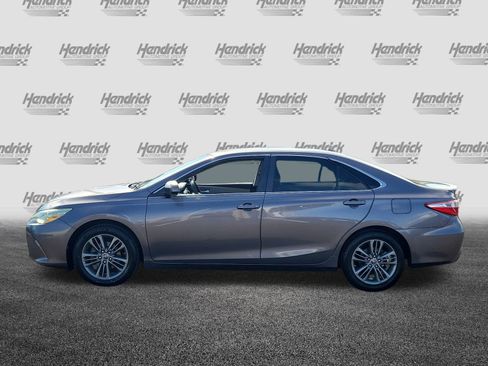 Used 2015 Toyota Camry SE image 5