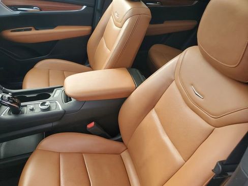 Certified 2023 Cadillac XT5 Premium Luxury w/ LPO, Floor Liner Package image 28