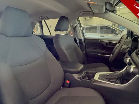 Used 2021 Toyota RAV4 LE AWD/4WD image 38