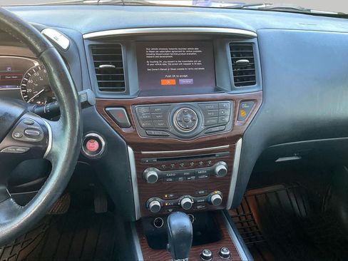 Used 2017 Nissan Pathfinder Platinum w/ Midnight Edition Package FWD image 5