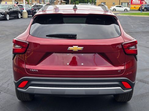 Certified 2025 Chevrolet Trax LT w/ Driver Confidence Package FWD image 13