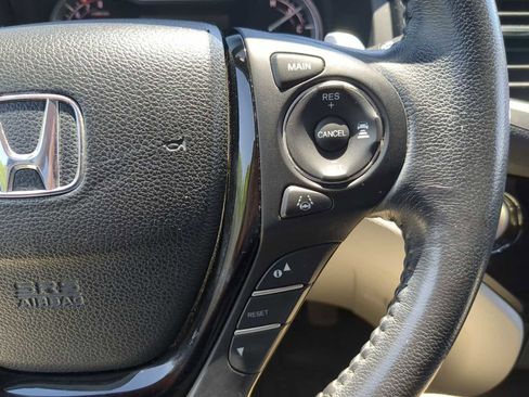 Used 2016 Honda Pilot Touring image 17