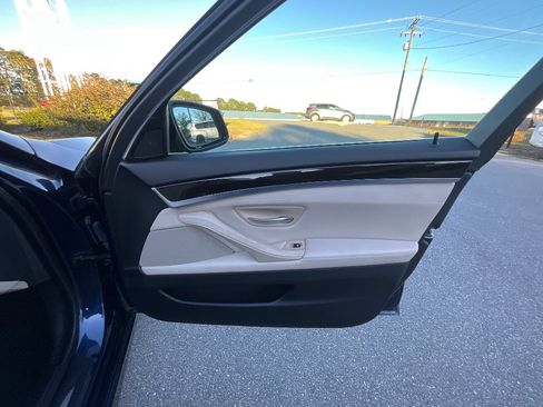 Used 2011 BMW 528i Sedan image 31