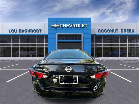 Used 2024 Nissan Altima 2.5 SV image 7