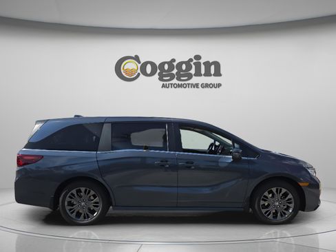 New 2026 Honda Odyssey Touring image 6
