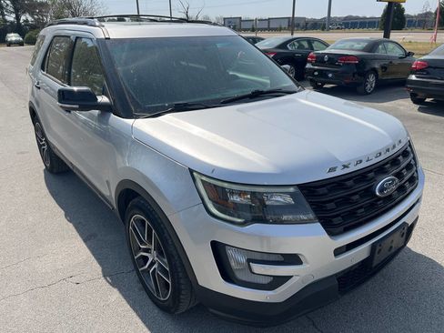 Used 2016 Ford Explorer Sport image 3