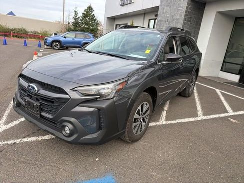 Used 2024 Subaru Outback Premium image 3