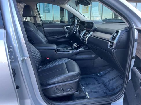 Used 2022 Kia Sorento SX Prestige image 22