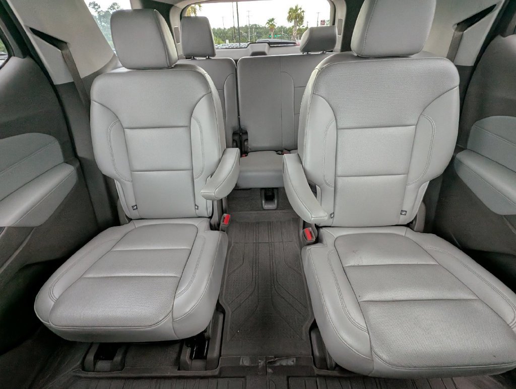 Used 2019 Chevrolet Traverse Premier w/ Driver Confidence II Package FWD image 26