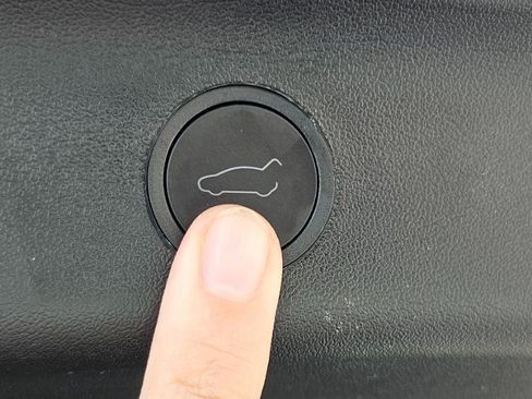 Used 2025 Tesla Model Y Long Range RWD image 70