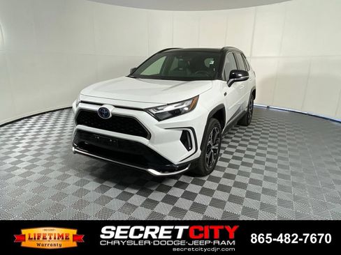 Used 2023 Toyota RAV4 XSE w/ Weather Package AWD/4WD image 3