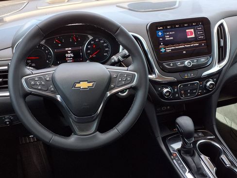 Used 2024 Chevrolet Equinox Premier image 13