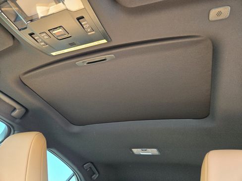 New 2026 Lexus UX 300h FWD image 7