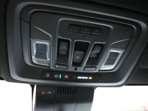 Used 2024 Chevrolet Silverado 2500 High Country w/ High Country Premium Package image 17