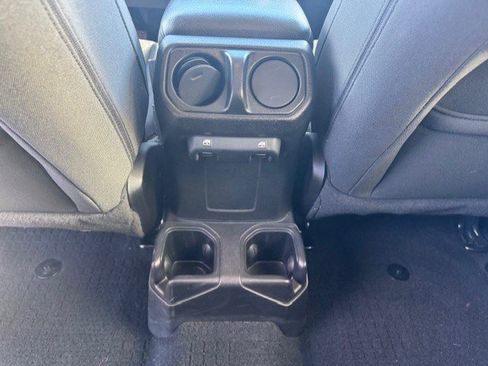 Used 2021 Jeep Wrangler Unlimited Sport image 26