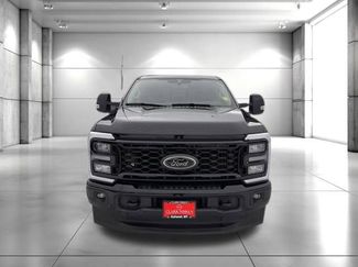 Used 2025 Ford F350 Lariat w/ Black Appearance Package AWD/4WD video 3