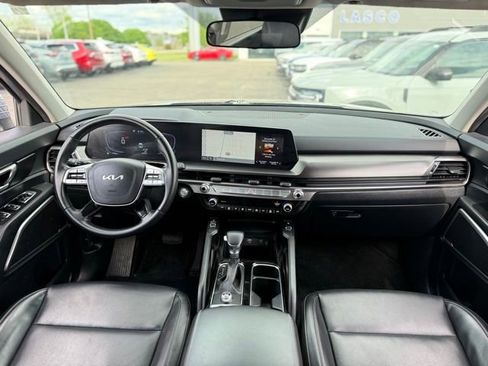 Used 2025 Kia Telluride S FWD image 2
