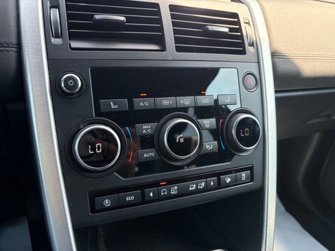 Used 2018 Land Rover Discovery Sport HSE AWD/4WD image 24