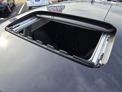 Used 2018 Honda HR-V EX image 4