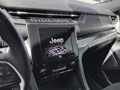 Used 2021 Jeep Grand Cherokee L Laredo AWD/4WD image 19