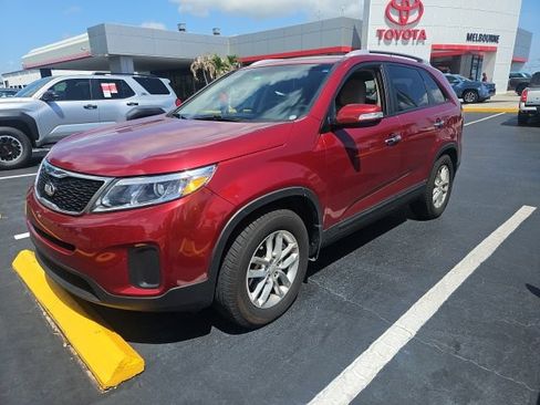 Used 2014 Kia Sorento LX FWD image 1