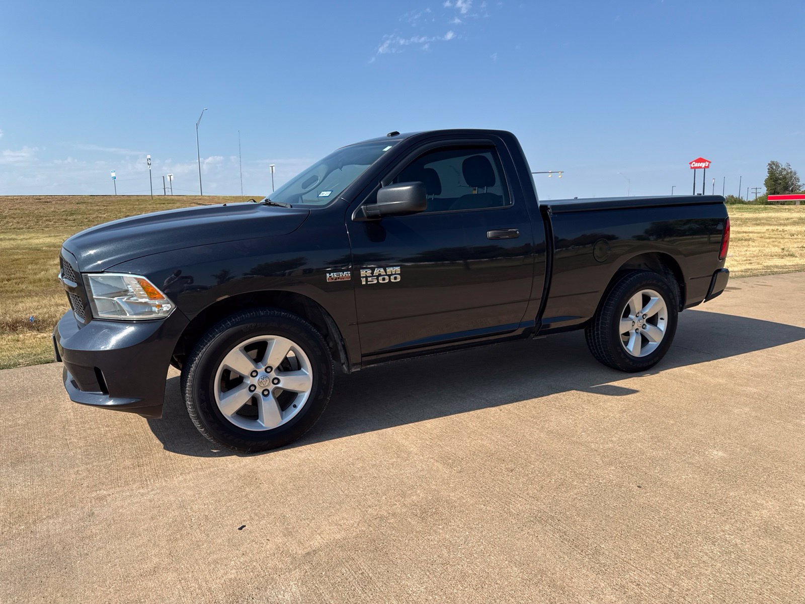 Used 2013 RAM 1500 Express RWD image 20