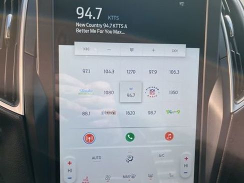 Used 2024 Ford Edge SEL image 25