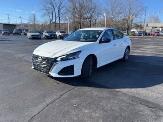 Used 2025 Nissan Altima 2.5 SV FWD video 3