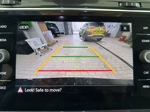 Certified 2023 Volkswagen Tiguan SE R-Line image 17