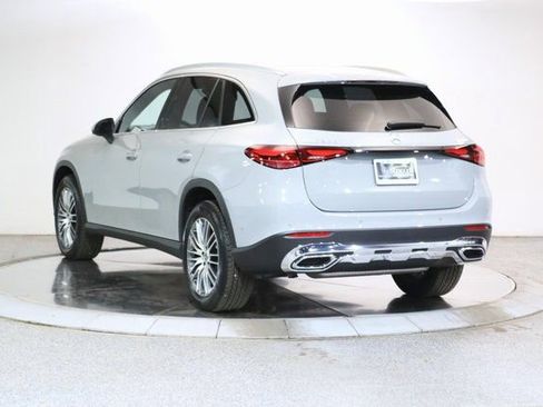 Used 2025 Mercedes-Benz GLC 300 4MATIC image 2