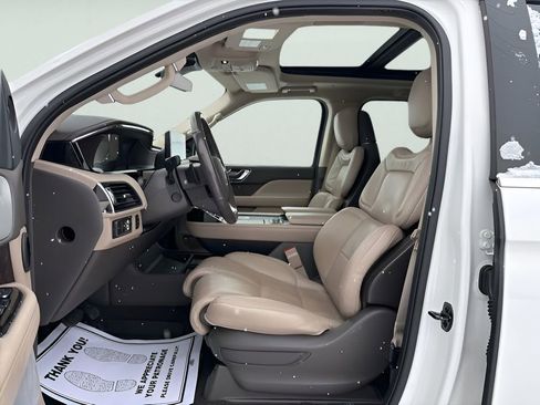 Used 2022 Lincoln Navigator Reserve image 22
