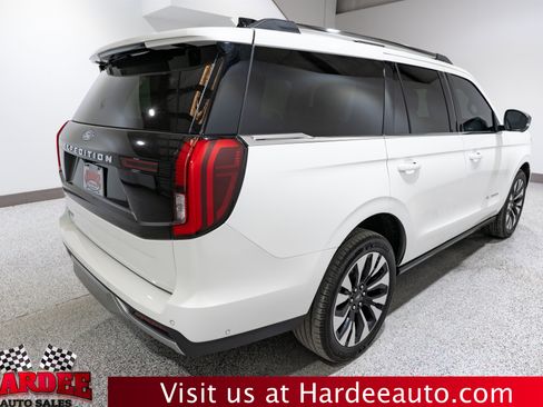 Used 2025 Ford Expedition Platinum w/ Driver's Package AWD/4WD image 5