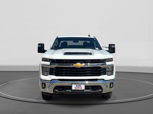 Used 2025 Chevrolet Silverado 2500 LT w/ Convenience Package AWD/4WD image 3