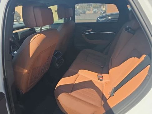 Used 2024 Audi Q8 e-tron Premium Plus w/ Premium Plus Package image 12