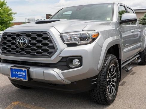 Used 2022 Toyota Tacoma TRD Sport AWD/4WD image 2