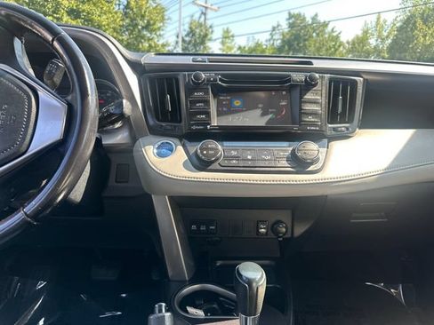 Used 2016 Toyota RAV4 XLE AWD/4WD image 23